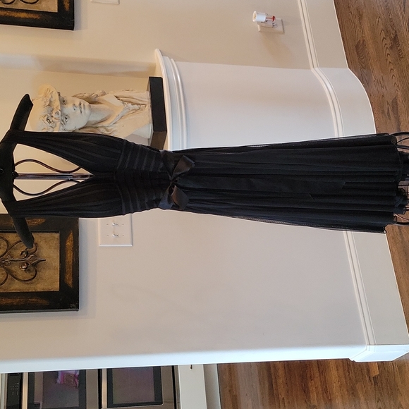 Stunning Black Halter Neck Cocktail Dress - Picture 3 of 10